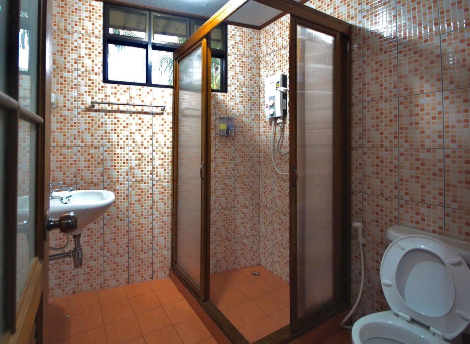 Ferienwohnung เรือนสารภี Phrae Exterior foto